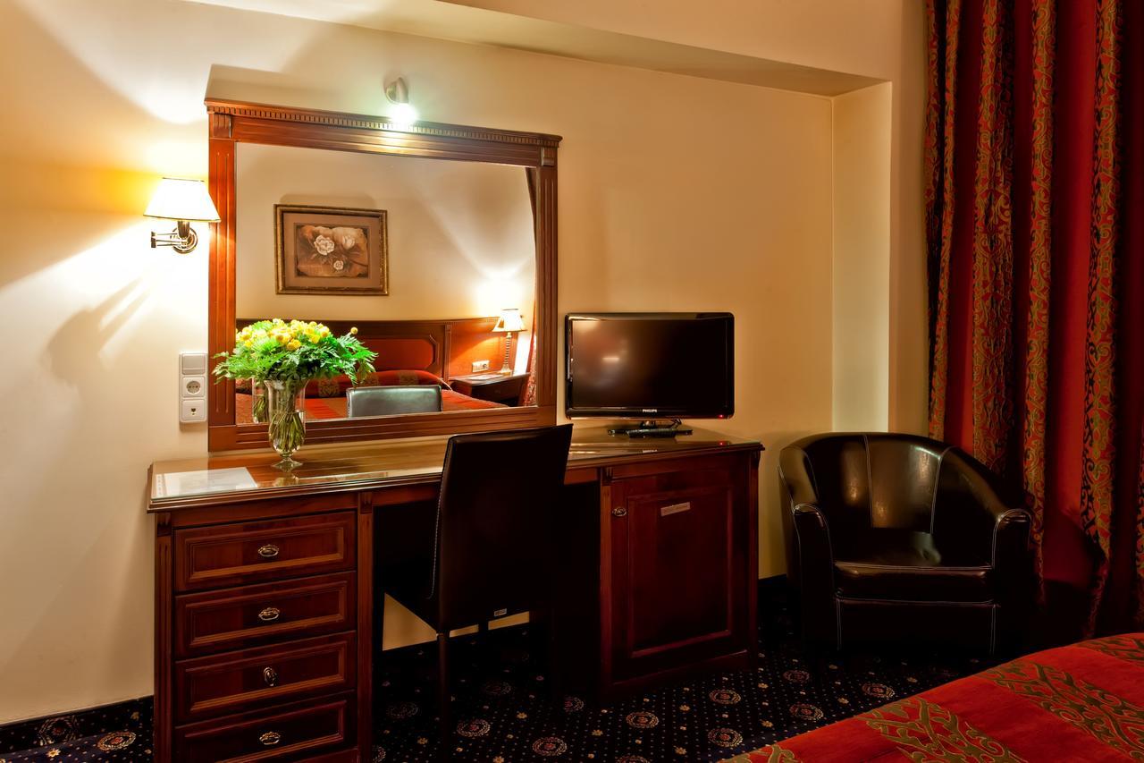 Kouros Hotel Dráma Quarto foto