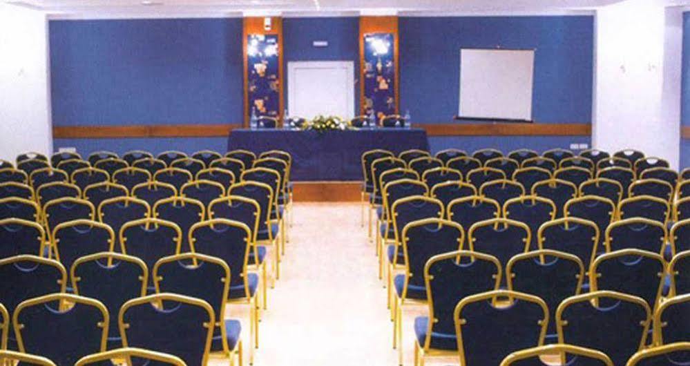 Kouros Hotel Dráma Negócio foto